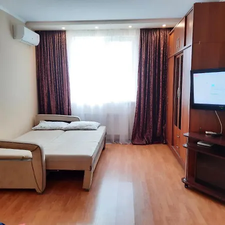 Квартира С Балконом В Новом Доме Рядом С Центром Apartment