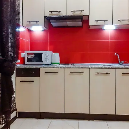 Квартира С Балконом В Новом Доме Рядом С Центром Apartment